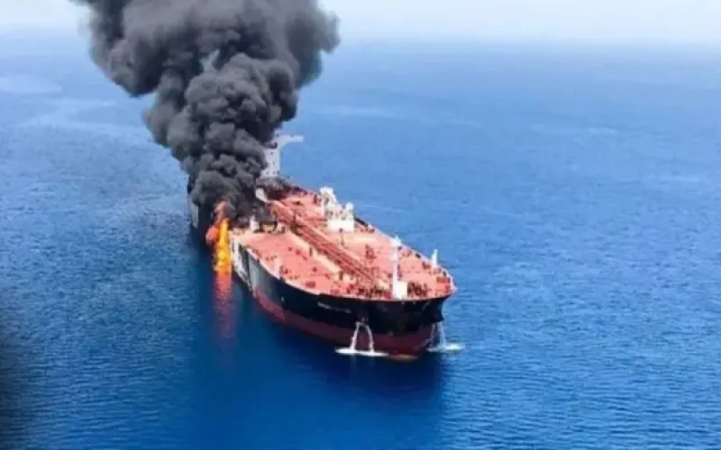 ওমান উপকূলে তেলবাহী ট্যাঙ্কারে হামলা, আহত ৪; সামুদ্রিক নিরাপত্তা নিয়ে উদ্বেগ