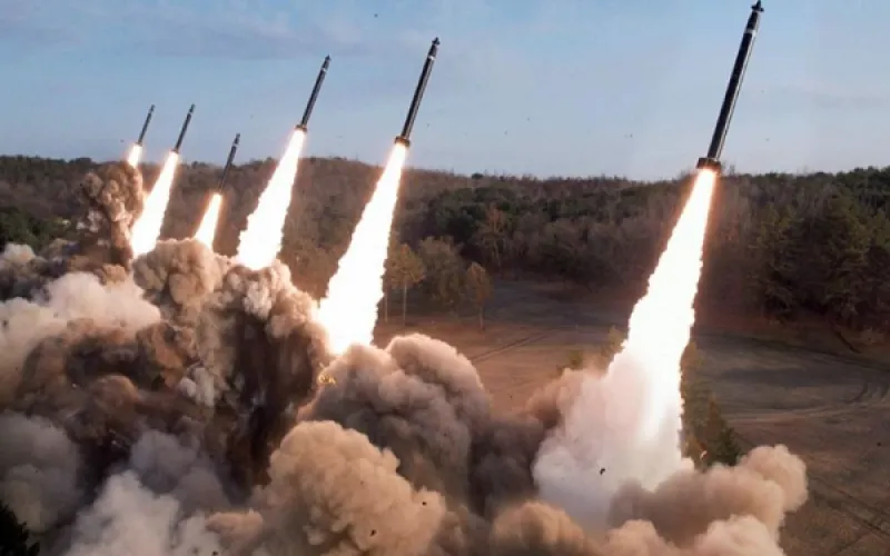 কোরীয় উপদ্বীপে নতুন উত্তেজনা: জাপান সাগরের দিকে উত্তর কোরিয়ার ১০টির বেশি ব্যালেস্টিক ক্ষেপণাস্ত্র নিক্ষেপ