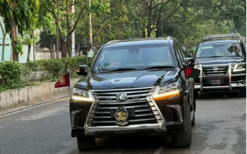 প্রধানমন্ত্রীর গাড়িতে প্রথমবার জাতীয় পতাকা, স্বাধীনতা দিবসে নতুন অধ্যায়ের সূচনা