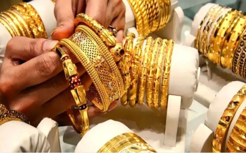 স্বর্ণের দামে আবারও ঊর্ধ্বগতি: ভরিতে বেড়েছে ২,২১৬ টাকা, নতুন রেকর্ড ছুঁইছুঁই