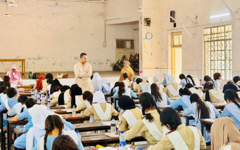 এসএসসি পরীক্ষা শুরু: কেন্দ্র ঘুরে দেখলেন প্রধানমন্ত্রীর উপদেষ্টা মাহদী আমিন, সহানুভূতির আহ্বান