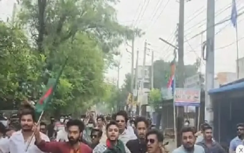 কুষ্টিয়ায় নিষিদ্ধ ছাত্রলীগ যুবলীগের ঝটিকা মিছিল, প্রতিবাদে ছাত্রদল-যুবদলের বিক্ষোভ