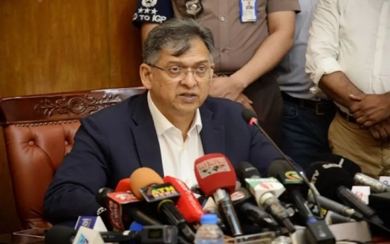 ক্রসফায়ার নিয়ে আইজিপির বক্তব্য গ্রহণযোগ্য নয়, বললেন স্বরাষ্ট্রমন্ত্রী